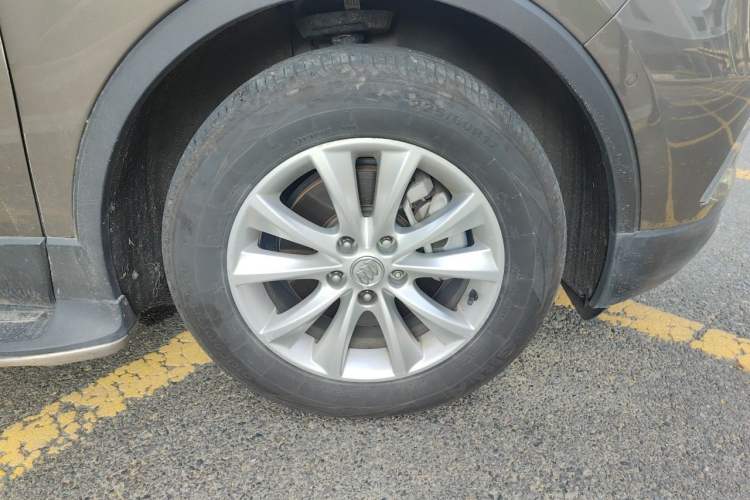 Used Buick Envision 2015 20T Four-Wheel Drive Luxury Model Right Front Wheel Hub