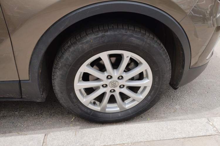 Used Buick Envision 2015 20T Two-Wheel-Drive Leading Model Right Front Wheel Hub