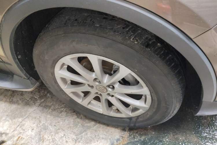 Used Buick Envision 2015 20T Four-Wheel Drive Luxury Model Right Front Wheel Hub