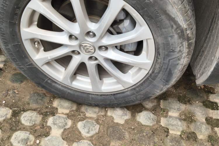 Used Buick Envision 2015 20T Two-Wheel-Drive Elite Model Right Front Wheel Hub