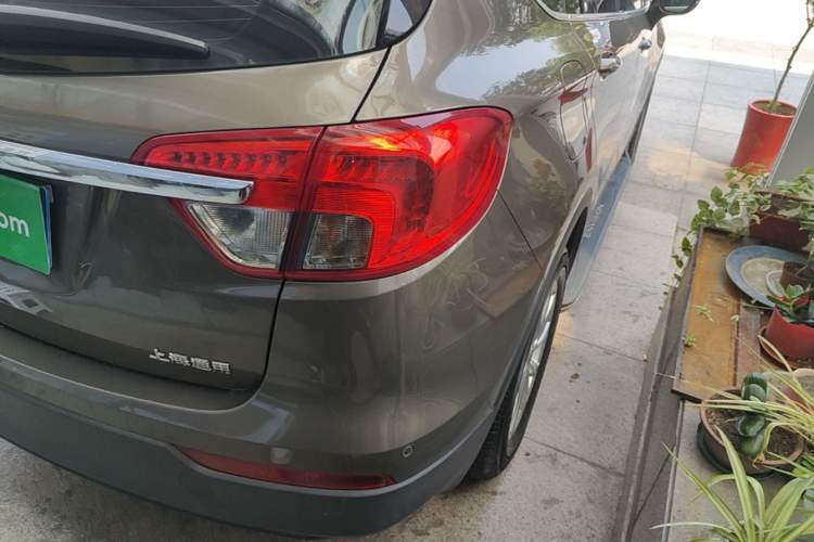 Used Buick Envision 2015 20T Two-Wheel-Drive Elite Model Right Rear Taillight