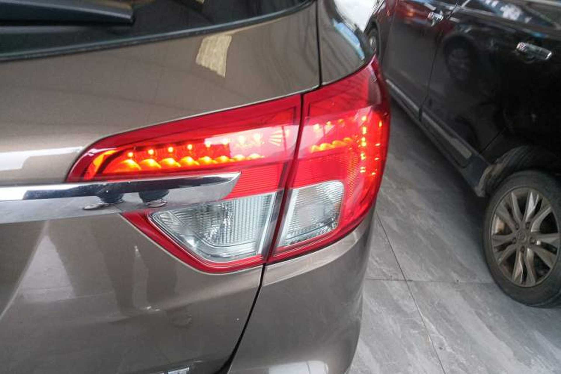 Used Buick Envision 2015 20T Two-Wheel-Drive Leading Model Right Rear Taillight