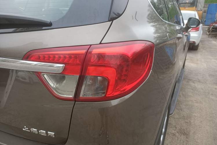 Used Buick Envision 2015 20T Two-Wheel-Drive Elite Model Right Rear Taillight