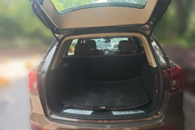 Used Buick Envision 2015 20T Two-Wheel-Drive Elite Model Trunk