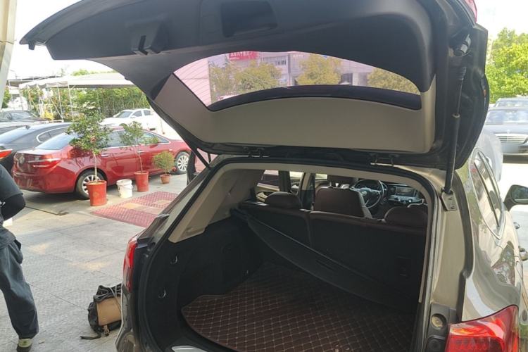 Used Buick Envision 2015 20T Two-Wheel-Drive Elite Model Trunk