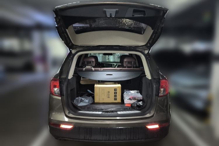 Used Buick Envision 2015 20T Two-Wheel-Drive Elite Model Trunk