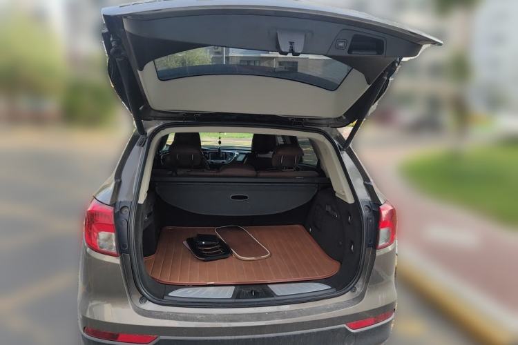 Used Buick Envision 2015 20T Four-Wheel Drive Luxury Model Trunk