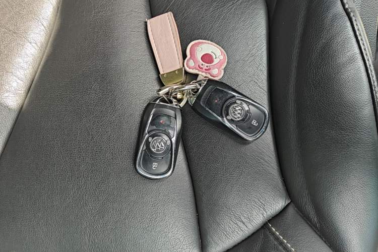 Used Buick Envision 2015 20T Two-Wheel-Drive Elite Model Vehicle Key