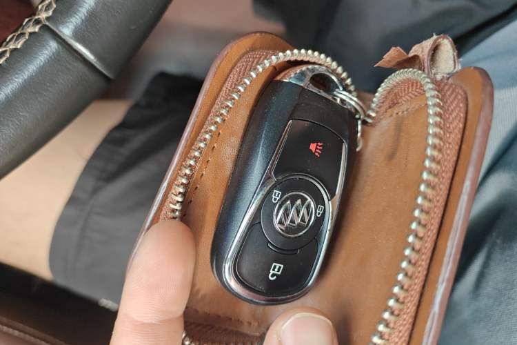 Used Buick Envision 2015 20T Two-Wheel-Drive Elite Model Vehicle Key