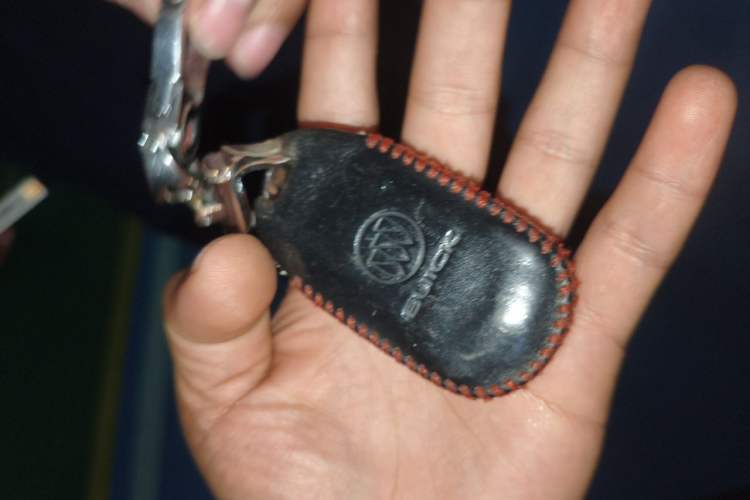 Used Buick Envision 2015 20T Two-Wheel-Drive Elite Model Vehicle Key