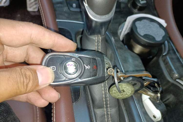 Used Buick Envision 2015 20T Two-Wheel-Drive Elite Model Vehicle Key