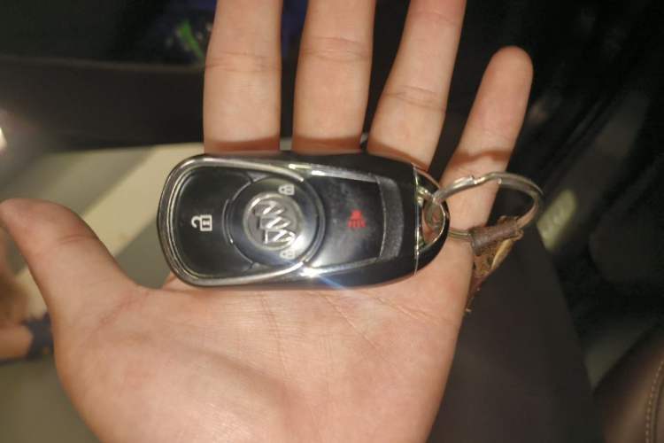 Used Buick Envision 2015 20T Two-Wheel-Drive Elite Model Vehicle Key
