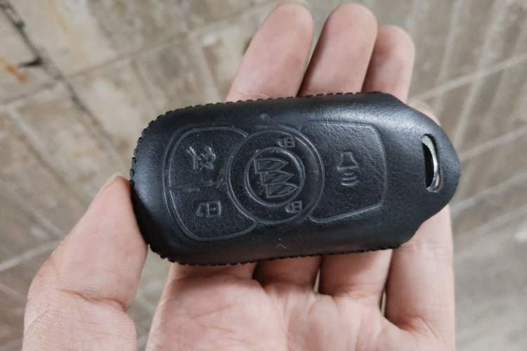 Used Buick Envision 2015 20T Four-Wheel Drive Luxury Model Vehicle Key