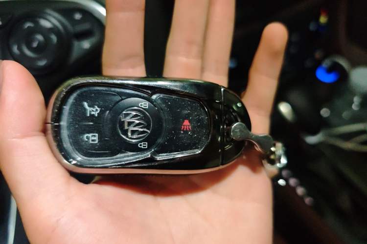 Used Buick Envision 2015 20T Four-Wheel Drive Luxury Model Vehicle Key