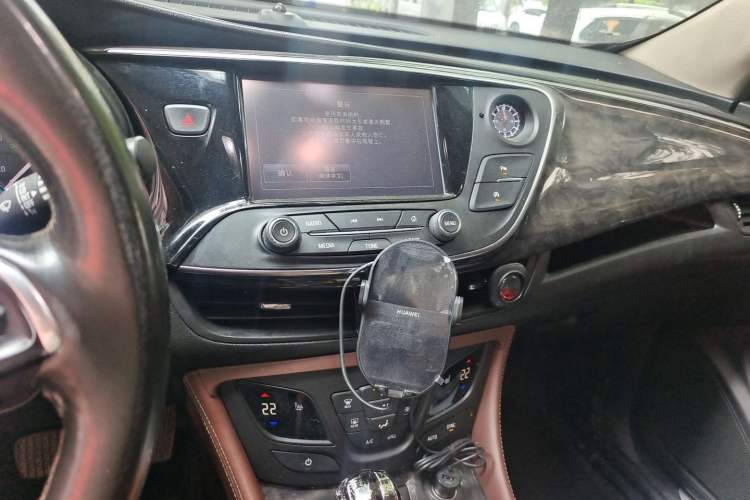 Used Buick Envision 2015 20T Two-Wheel-Drive Elite Model Audio And AC Panel
