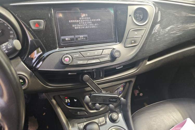 Used Buick Envision 2015 20T Two-Wheel-Drive Elite Model Audio And AC Panel