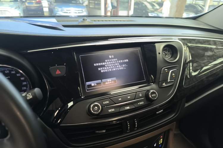 Used Buick Envision 2015 20T Four-Wheel Drive Luxury Model Audio And AC Panel