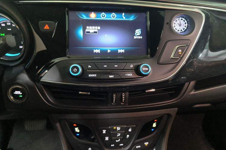 Used Buick Envision 2015 20T Two-Wheel-Drive Leading Model Audio And AC Panel