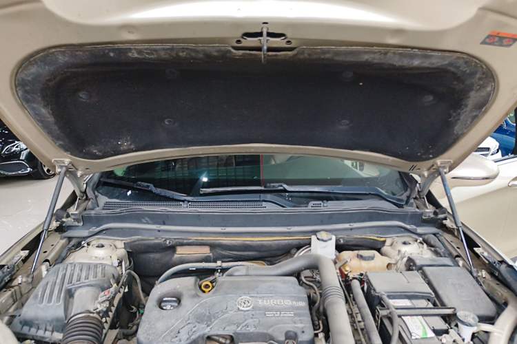 Used Buick Envision 2015 20T Four-Wheel Drive Luxury Model Engine Bay