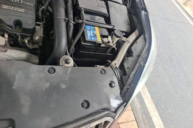 Used Buick Envision 2015 20T Two-Wheel-Drive Elite Model Engine Bay Left