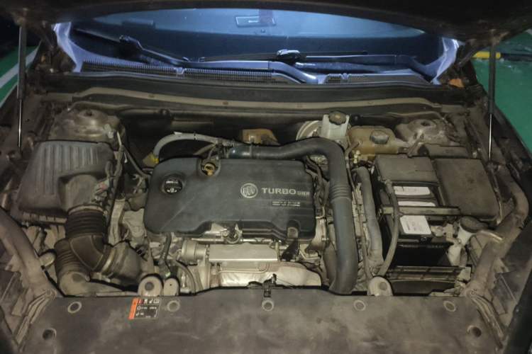 Used Buick Envision 2015 20T Two-Wheel-Drive Elite Model Engine Bay
