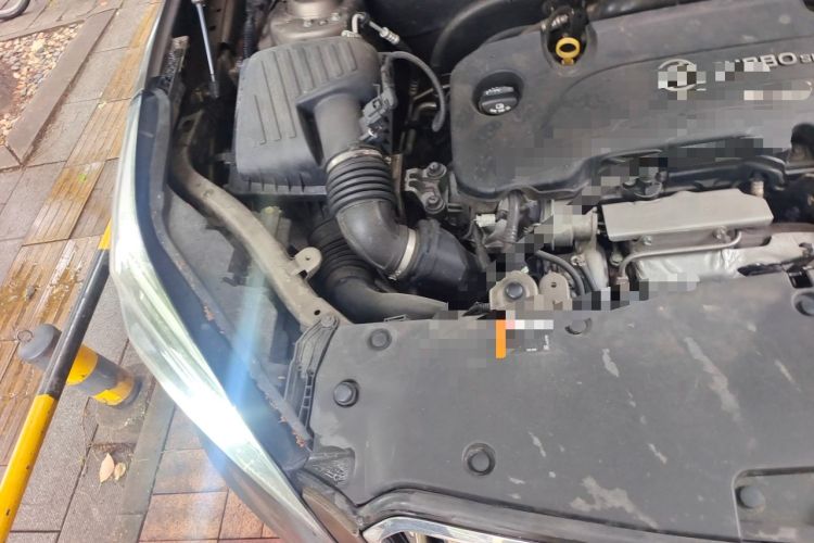 Used Buick Envision 2015 20T Two-Wheel-Drive Elite Model Engine Bay Right