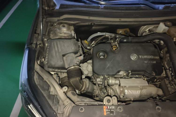 Used Buick Envision 2015 20T Two-Wheel-Drive Elite Model Engine Bay Right