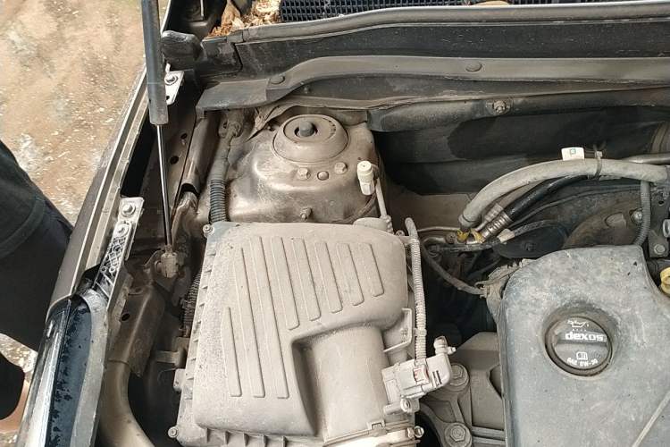 Used Buick Envision 2015 20T Two-Wheel-Drive Elite Model Engine Bay Right