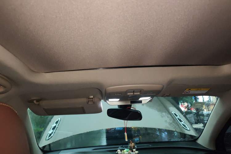 Used Buick Envision 2015 20T Two-Wheel-Drive Elite Model Headliner