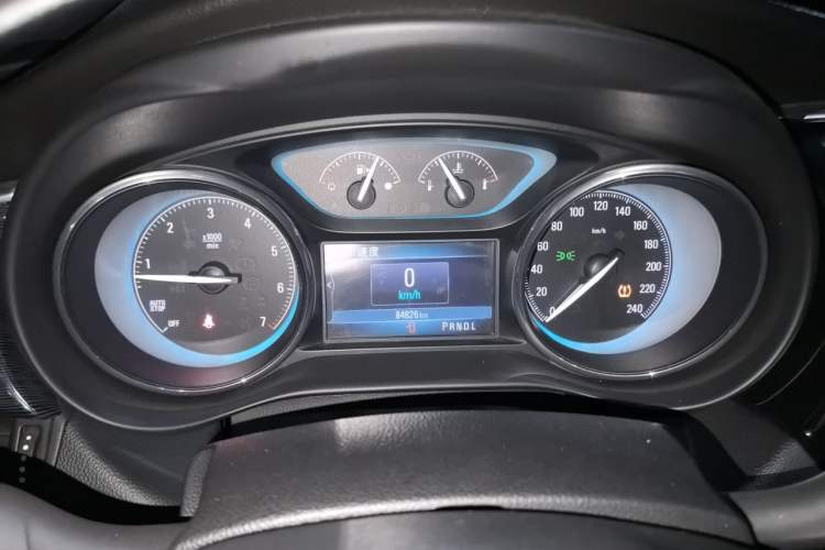 Used Buick Envision 2015 20T Two-Wheel-Drive Leading Model Instrument Cluster
