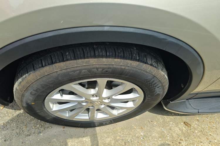 Used Buick Envision 2015 20T Four-Wheel Drive Luxury Model Left Front Wheel Hub