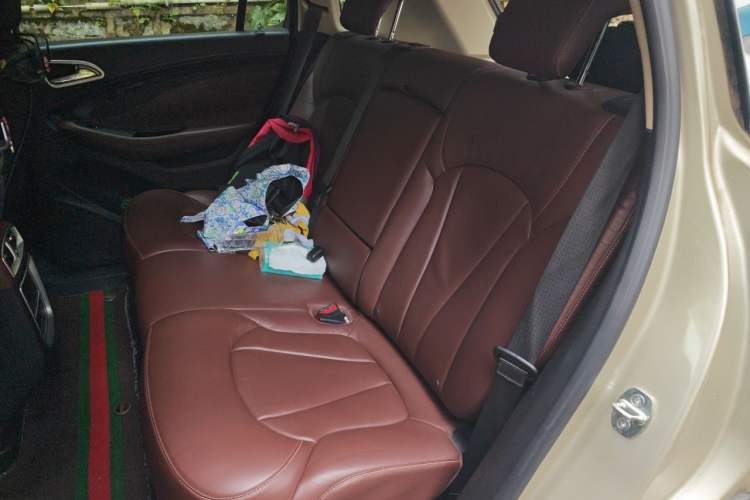Used Buick Envision 2015 20T Two-Wheel-Drive Elite Model Left Rear Seat
