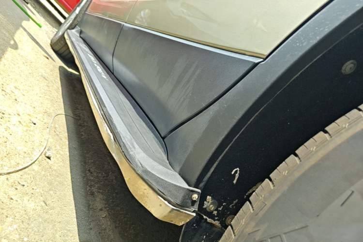 Used Buick Envision 2015 20T Four-Wheel Drive Luxury Model Left Side Sill