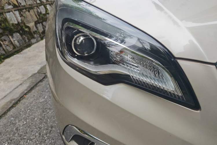 Used Buick Envision 2015 20T Two-Wheel-Drive Elite Model Right Front Headlight