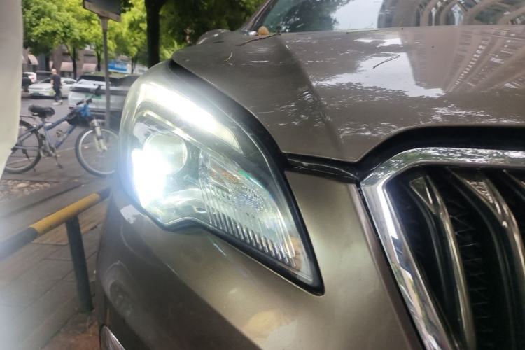 Used Buick Envision 2015 20T Two-Wheel-Drive Elite Model Right Front Headlight
