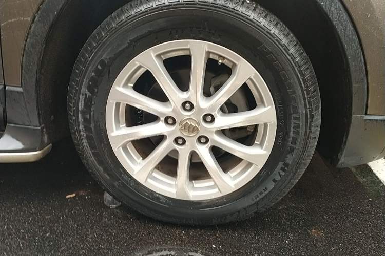 Used Buick Envision 2015 20T Two-Wheel-Drive Elite Model Right Front Wheel Hub