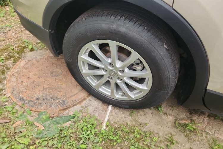 Used Buick Envision 2015 20T Two-Wheel-Drive Leading Model Right Rear Wheel Hub