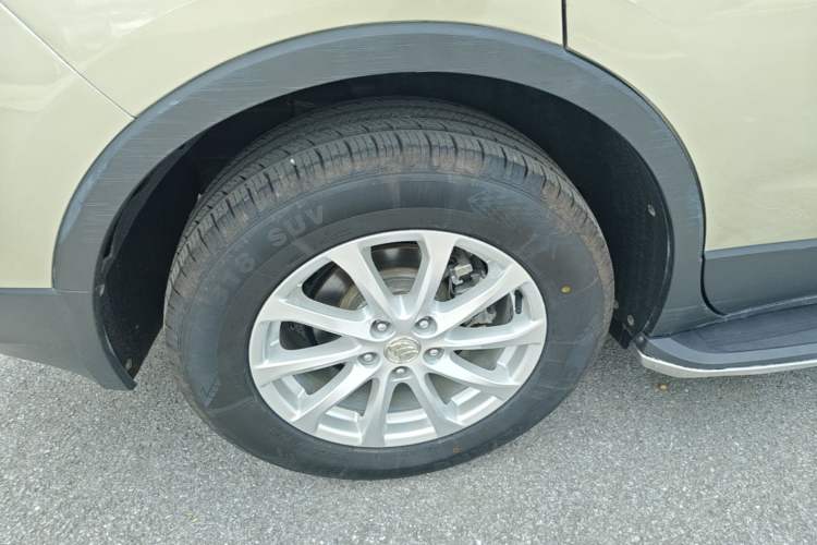 Used Buick Envision 2015 20T Four-Wheel Drive Luxury Model Right Rear Wheel Hub