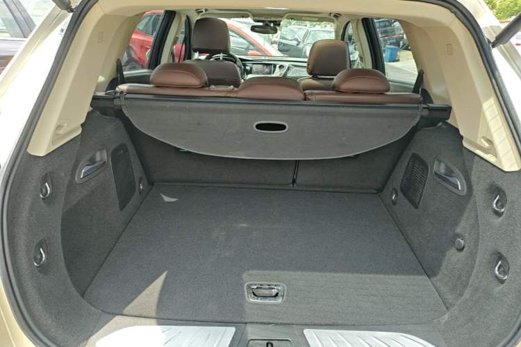 Used Buick Envision 2015 20T Four-Wheel Drive Luxury Model Trunk