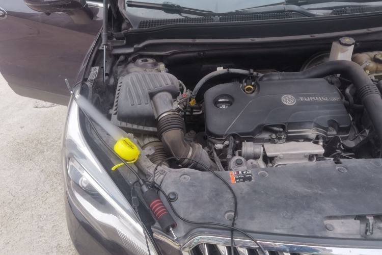Used Buick Envision 2015 20T Two-Wheel-Drive Elite Model Engine Bay Right