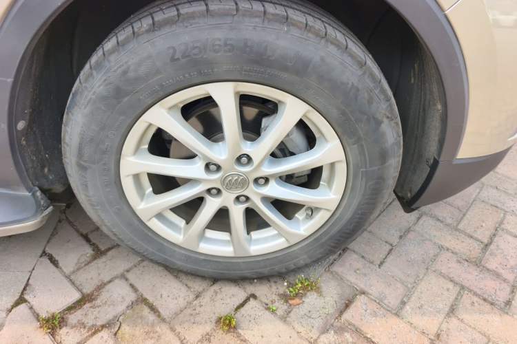 Used Buick Envision 2015 20T Two-Wheel-Drive Leading Model Right Front Wheel Hub
