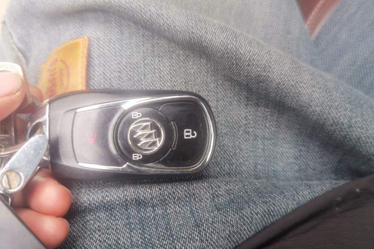Used Buick Envision 2015 20T Two-Wheel-Drive Elite Model Vehicle Key