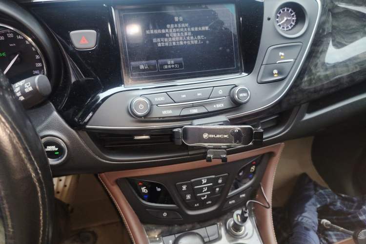 Used Buick Envision 2015 20T Two-Wheel-Drive Elite Model Audio And AC Panel