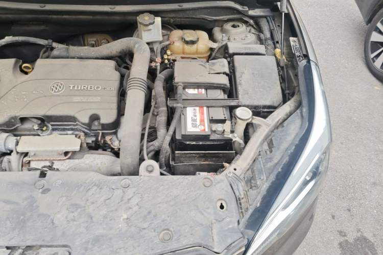 Used Buick Envision 2015 20T Two-Wheel-Drive Elite Model Engine Bay Left