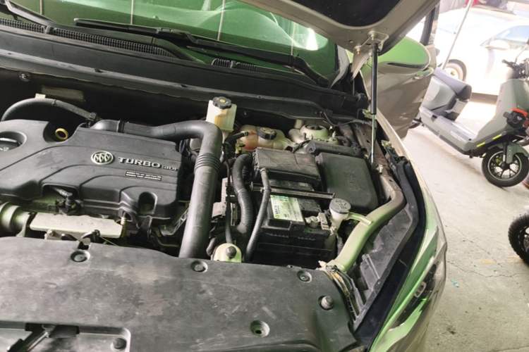 Used Buick Envision 2015 20T Four-Wheel Drive Elite Model Engine Bay Left