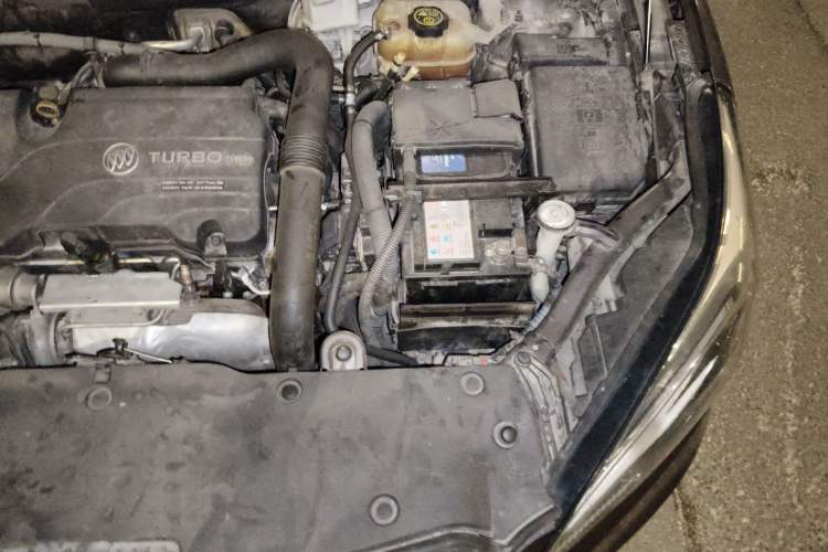 Used Buick Envision 2015 20T Two-Wheel-Drive Elite Model Engine Bay Left
