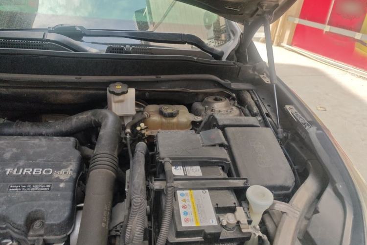 Used Buick Envision 2015 20T Two-Wheel-Drive Elite Model Engine Bay Left