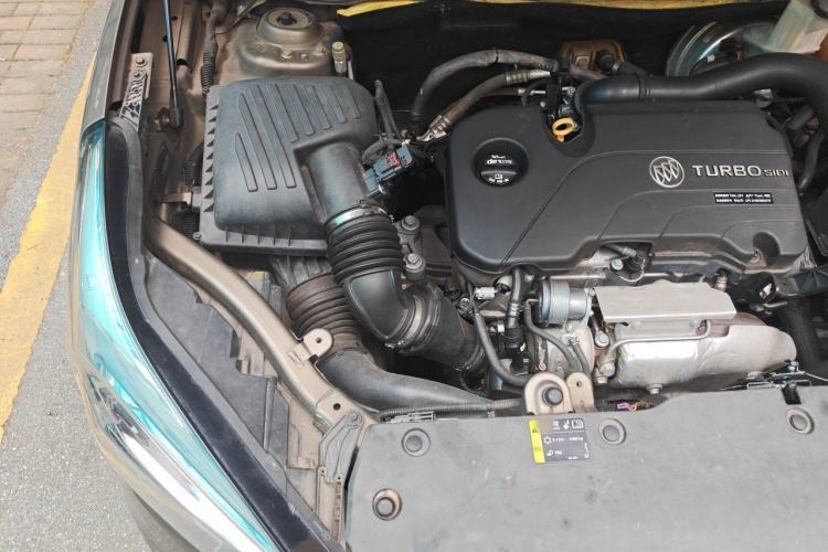 Used Buick Envision 2015 20T Four-Wheel Drive Luxury Model Engine Bay Right