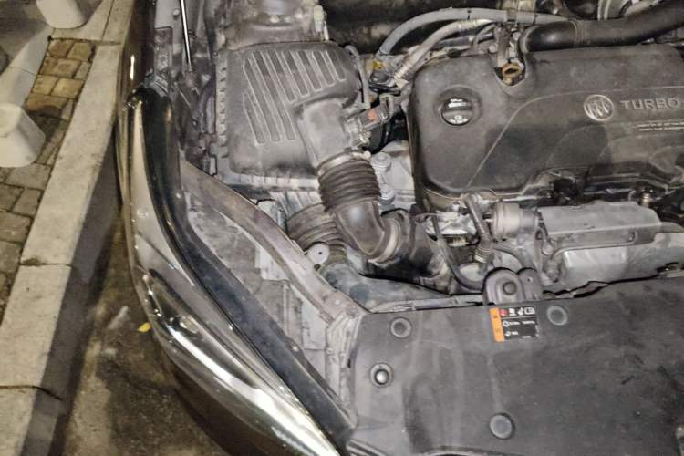 Used Buick Envision 2015 20T Two-Wheel-Drive Elite Model Engine Bay Right