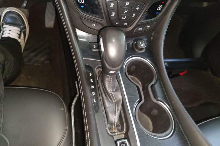 Used Buick Envision 2015 20T Two-Wheel-Drive Elite Model Gear Lever